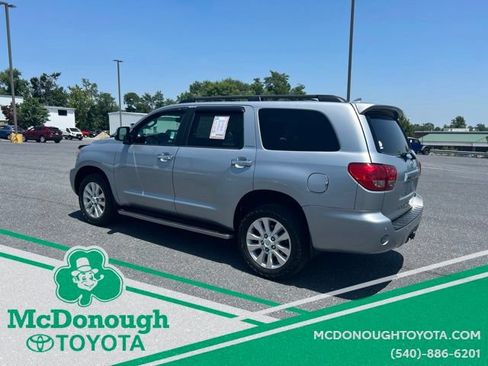 Used 2016 Toyota Sequoia Platinum AWD/4WD image 2