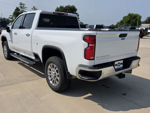 Certified 2026 Chevrolet Silverado 2500 LTZ w/ LTZ Premium Package AWD/4WD image 8