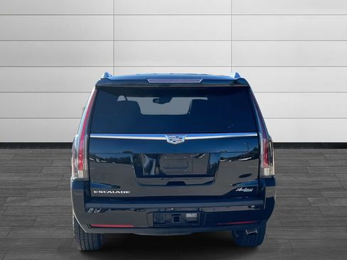 Used 2016 Cadillac Escalade Premium image 4