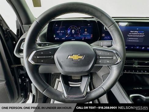 Used 2026 Chevrolet Traverse LT AWD/4WD image 11