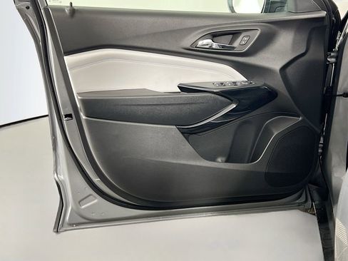 New 2026 Chevrolet Trax LT image 17