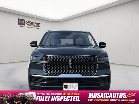 Used 2025 Lincoln Navigator Reserve AWD/4WD image 2