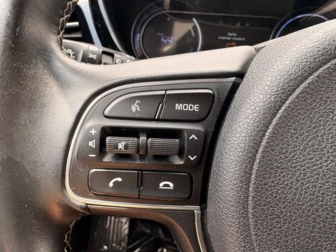Used 2022 Kia Niro EX FWD image 18
