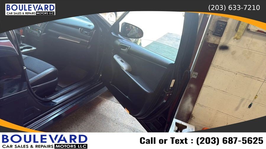 Used 2012 Toyota Camry SE FWD image 28