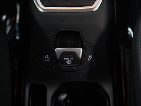 Used 2023 Jeep Renegade Trailhawk w/ Trailhawk Elite Group AWD/4WD image 19