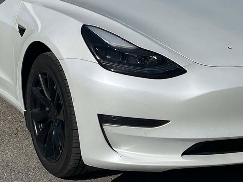 Used 2022 Tesla Model 3 Long Range AWD/4WD image 9