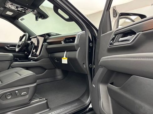 New 2026 GMC Yukon XL Denali w/ Denali Reserve Package AWD/4WD image 37