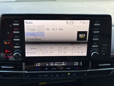Used 2024 Toyota Sienna XSE AWD/4WD image 22