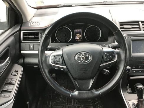 Used 2017 Toyota Camry SE image 13