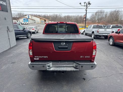 Used 2014 Nissan Frontier SV w/ SV Value Truck Package AWD/4WD image 5