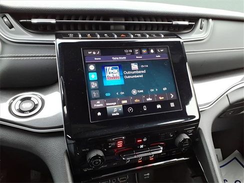 Used 2021 Jeep Grand Cherokee L Laredo image 17