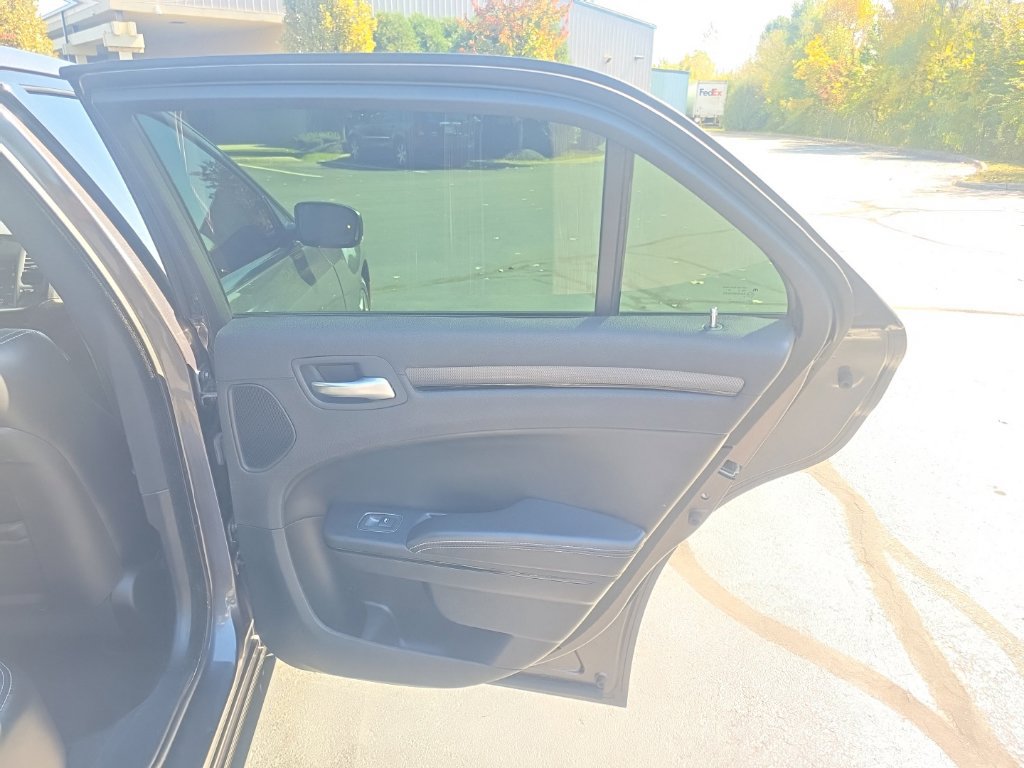 Used 2016 Chrysler 300 S w/ 300S Premium Group RWD image 27