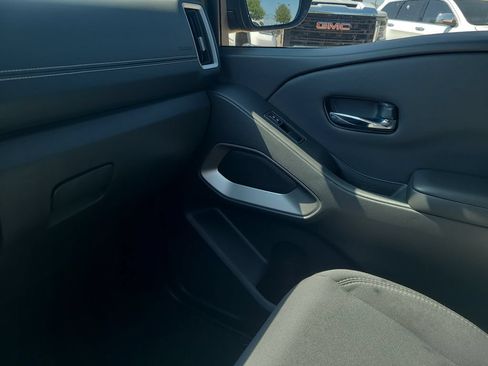 Certified 2025 Nissan Frontier SV RWD image 16