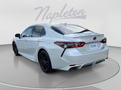 Used 2022 Toyota Camry XSE FWD image 6