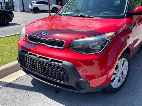 Used 2015 Kia Soul + FWD image 3