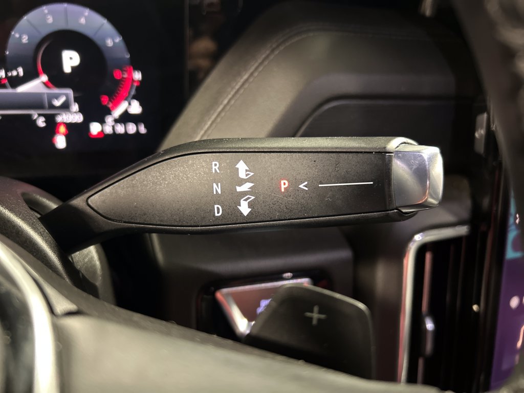 Used 2025 GMC Yukon XL Denali AWD/4WD image 19