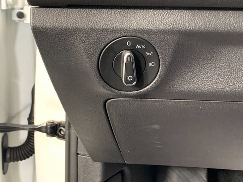 Used 2023 Volkswagen Jetta SE w/ Panoramic Sunroof Package FWD image 16