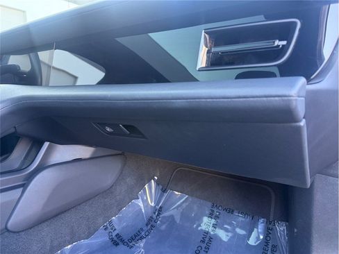 Used 2020 Porsche Taycan 4S image 37