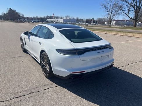 Used 2023 Porsche Panamera 4 Platinum Edition image 5