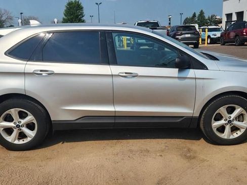 Used 2017 Ford Edge SE AWD/4WD image 3