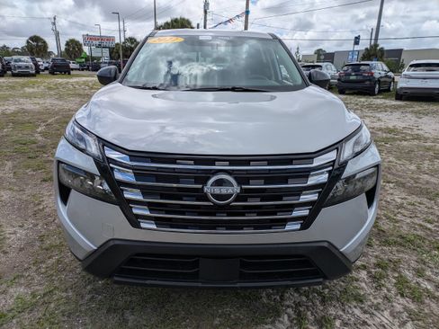 Used 2025 Nissan Rogue S FWD image 9