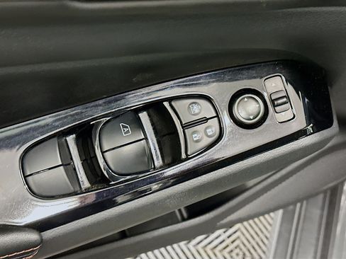 Used 2025 Nissan Altima 2.5 SR FWD image 15