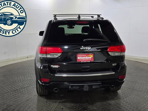 Used 2017 Jeep Grand Cherokee Overland AWD/4WD image 6