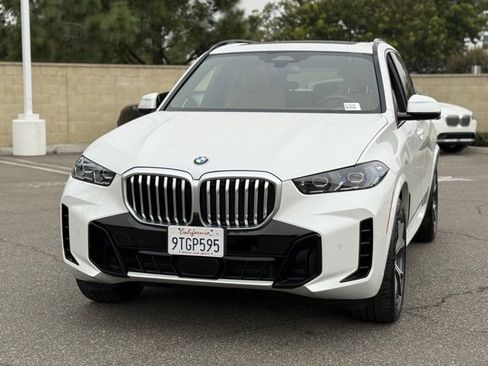 Used 2026 BMW X5 xDrive40i w/ M Sport Package image 3