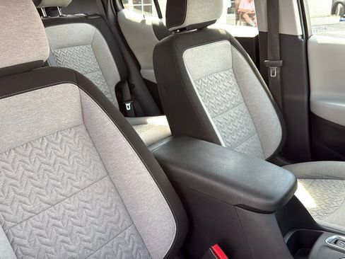 Used 2023 Chevrolet Equinox LS AWD/4WD image 29