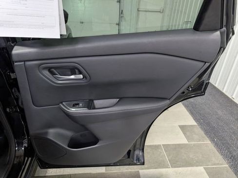 Used 2025 Nissan Rogue SV image 23