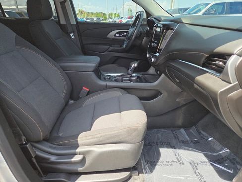 Used 2021 Chevrolet Traverse LT FWD image 10
