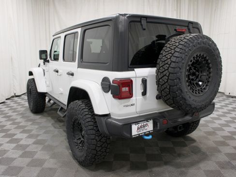 Used 2023 Jeep Wrangler Unlimited Sahara AWD/4WD image 31