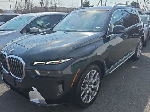 Used 2023 BMW X7 xDrive40i w/ Executive Package image 2