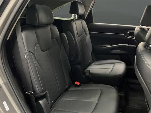 Used 2025 Kia Sorento EX w/ EX Panoramic Sunroof Package AWD/4WD image 24