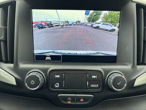 Used 2024 GMC Terrain SLT AWD/4WD image 25