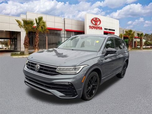 Used 2022 Volkswagen Tiguan SE R-Line image 8