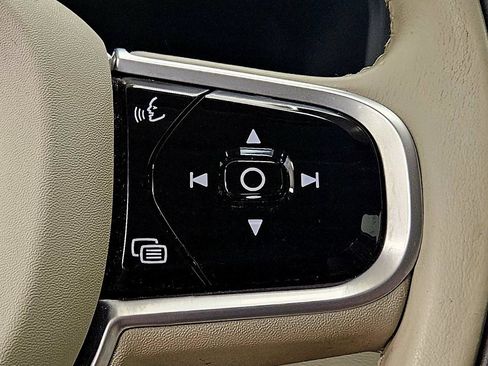 Used 2021 Volvo S60 T5 Momentum w/ Climate Package image 19