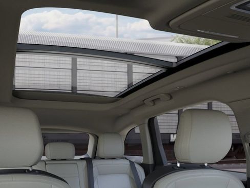 New 2026 Lincoln Nautilus Premier AWD/4WD image 22