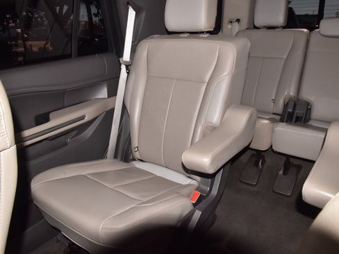 Used 2020 Ford Expedition XLT w/ Equipment Group 202A image 20