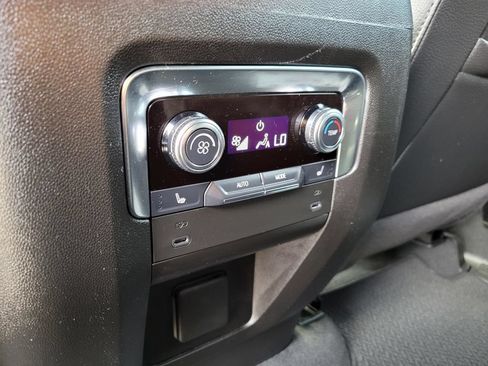 Used 2025 GMC Yukon Denali AWD/4WD image 14