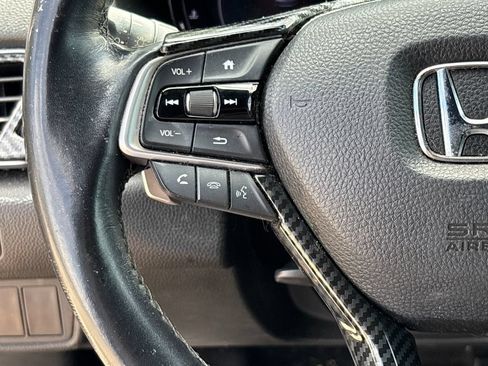 Used 2018 Honda Accord Sport image 17