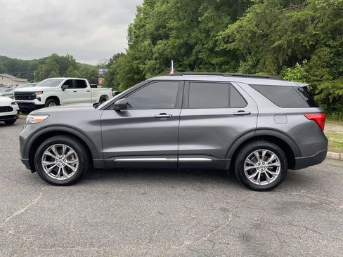Used 2021 Ford Explorer XLT w/ Equipment Group 202A AWD/4WD image 2