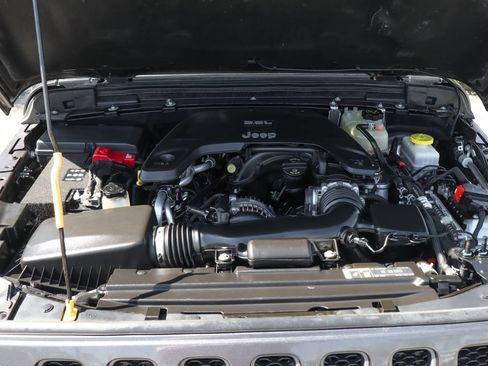 Used 2020 Jeep Wrangler Unlimited Rubicon AWD/4WD image 10