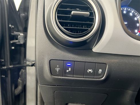 Used 2021 Hyundai Kona SEL image 17