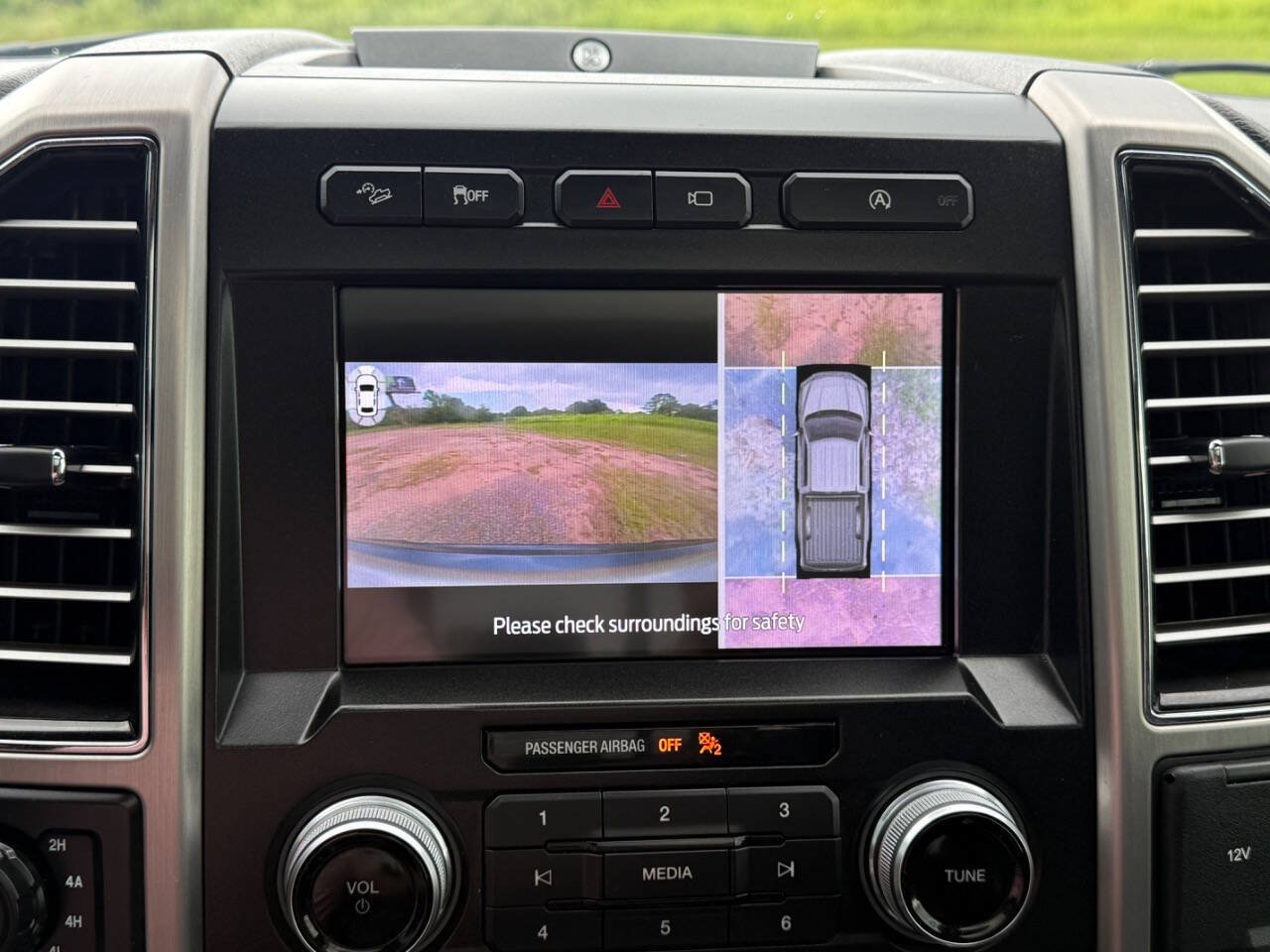 Used 2020 Ford F150 Platinum w/ Equipment Group 701A Luxury AWD/4WD image 23