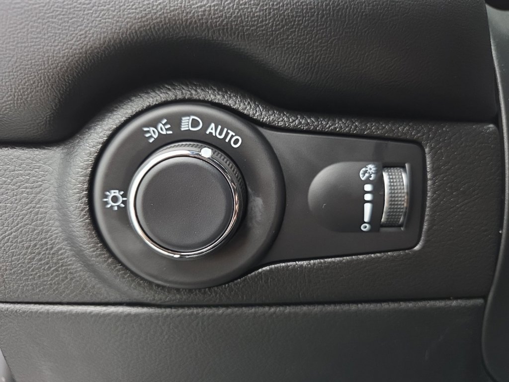 Used 2025 Dodge Durango R/T AWD/4WD image 23