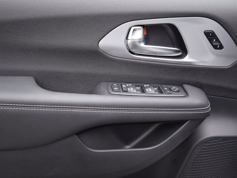 New 2026 Chrysler Pacifica Limited w/ S Appearance Package image 22