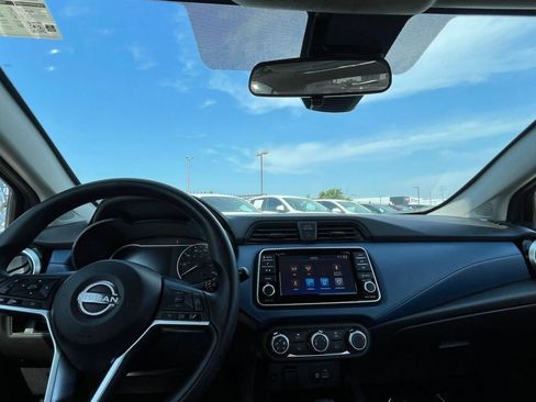 Used 2025 Nissan Versa SV FWD image 29