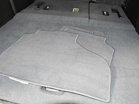 Used 2025 Chevrolet Suburban Z71 image 53