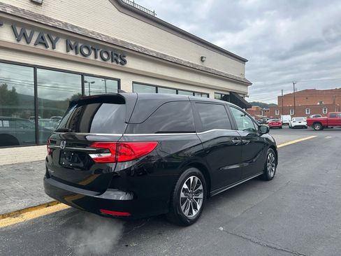 Used 2024 Honda Odyssey EX-L image 3
